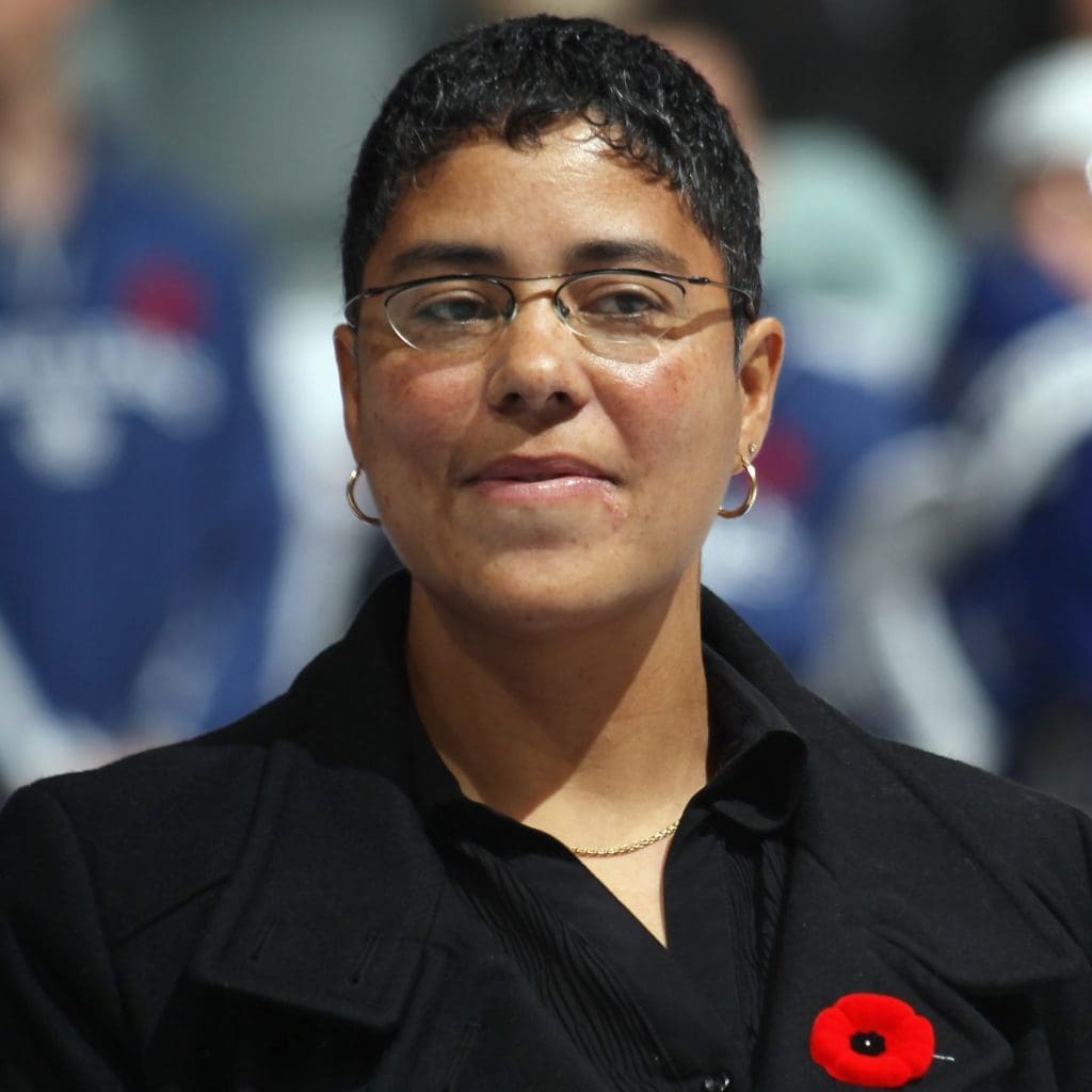 8 novembre 2010 : Angela James, première femme noire intronisée au Temple de la renommée du hockey